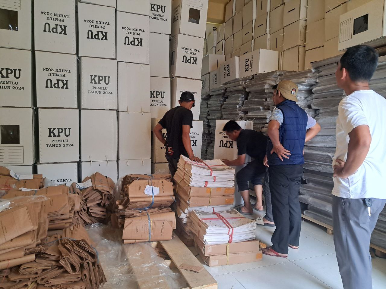 Gudang Logistik