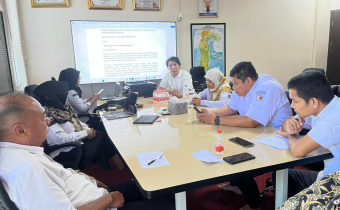 Gazali Hadis, Koordinator Divisi Penanganan Pelanggaran dan Penyelesaian Sengketa (Koordiv PP & PS) Bawaslu Kabupaten Maros saat menyampaikan pandangannya dalam Rapat Koordinasi persiapan kegiatan kepemiluan di kantor Bawaslu Sulsel, Kota Makassar, pada Rabu, 10 Juni 2026